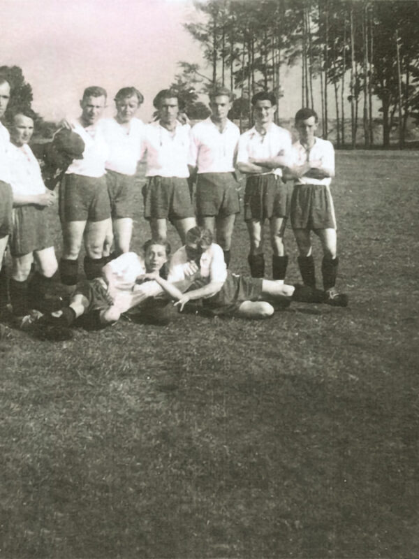 Pierwsza powojenna drużyna piłkarska z Sokołowa (1946 rok)